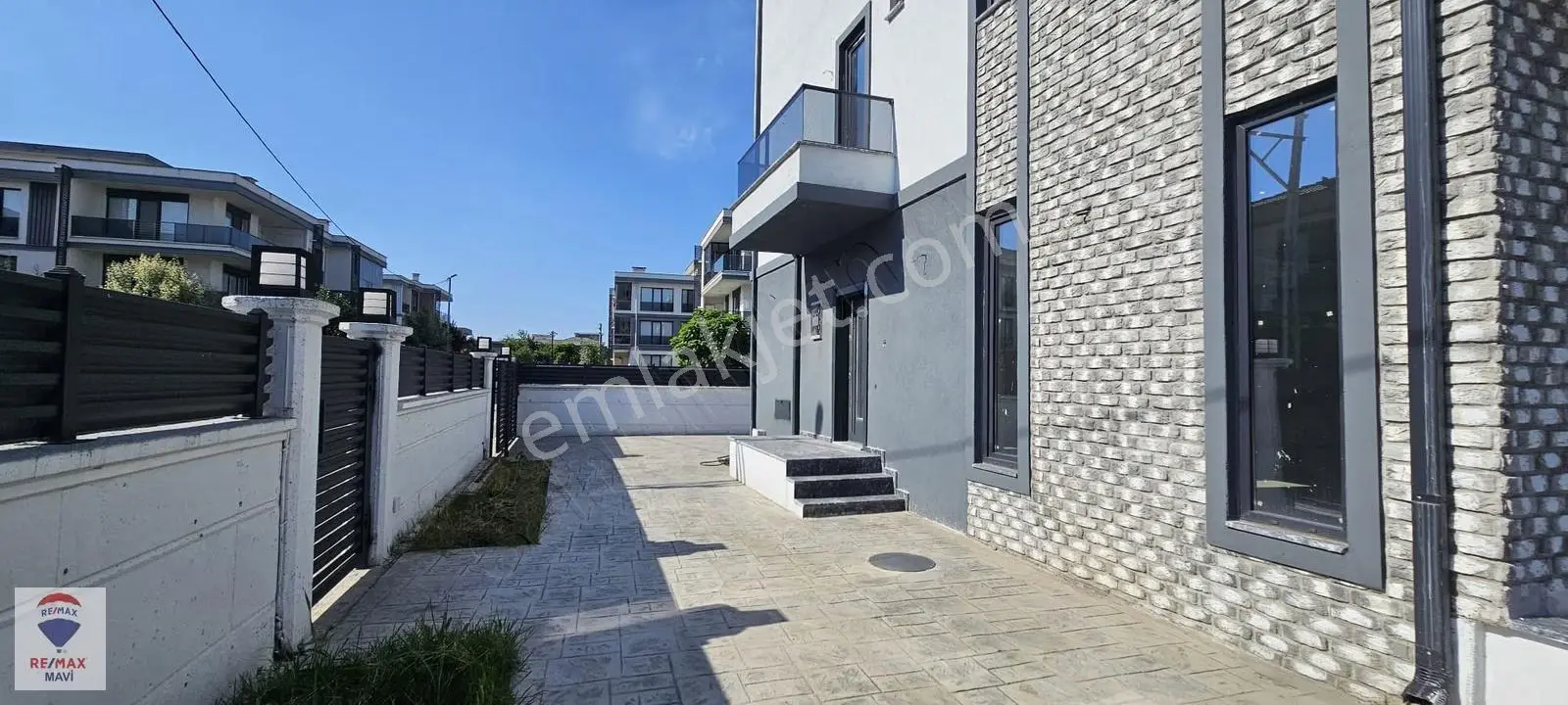Remax Mavi Yazlık'ta 4+1 Geniş Bahçeli Ve Teraslı Satılık Villa - Görsel 5