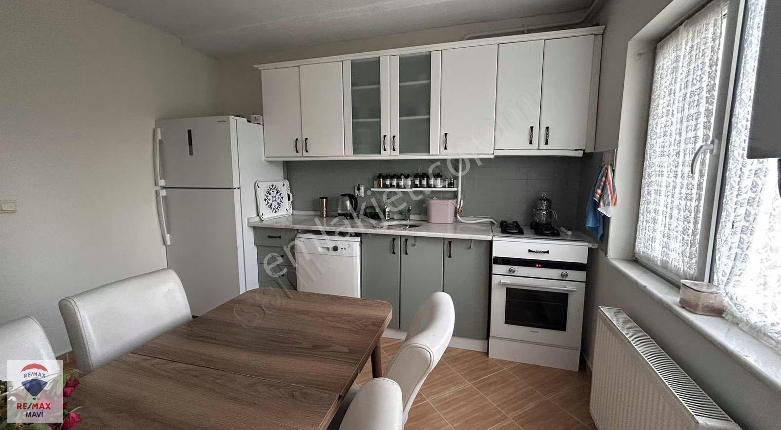 Camili Ayçiçek Vadisi'nde Yenilenmiş 3,5+1 Geniş Satılık Daire - Görsel 19