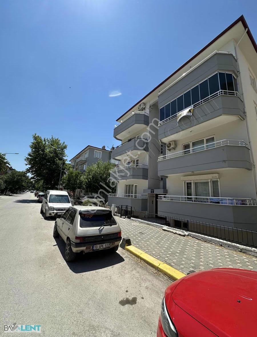 Baylent Gayrimenkulden Avukatlar Caddesi Üzerinde Satılık 2+1 - Görsel 18