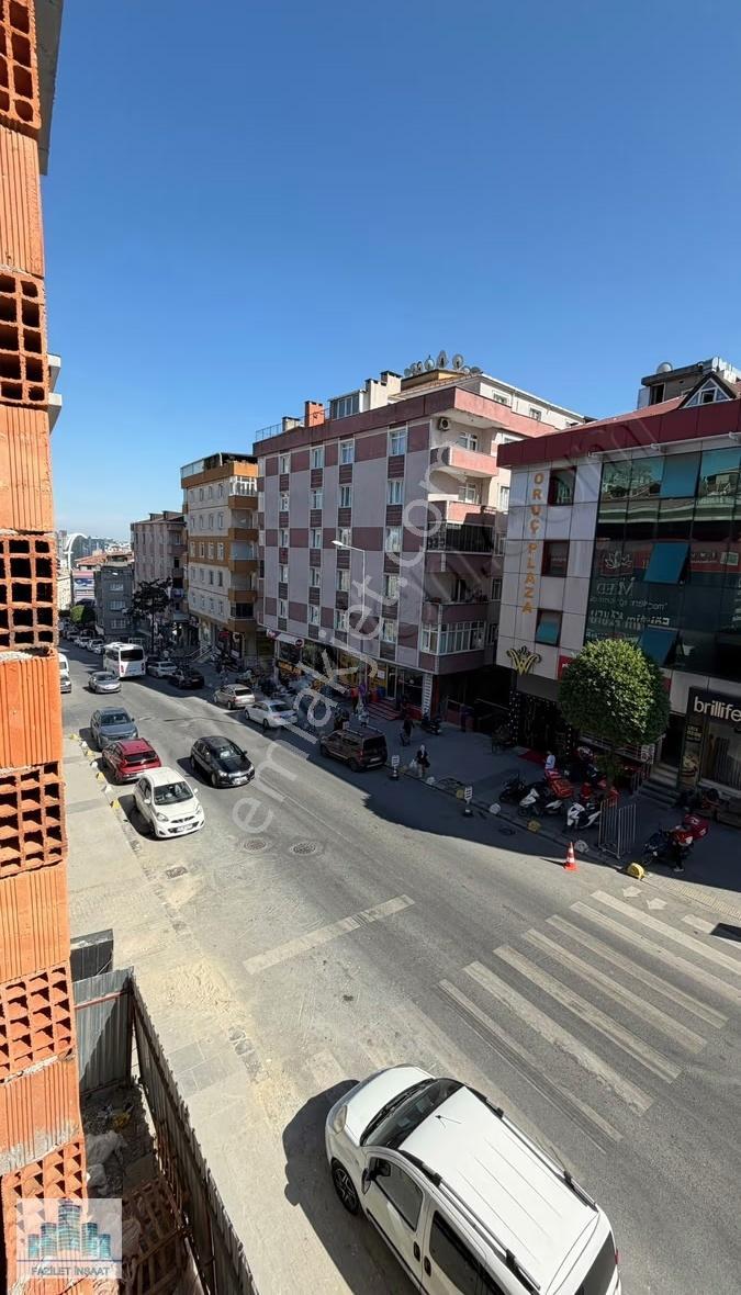 Ana Cadde Üzerinde Düz Ayak Depolu Dükkan