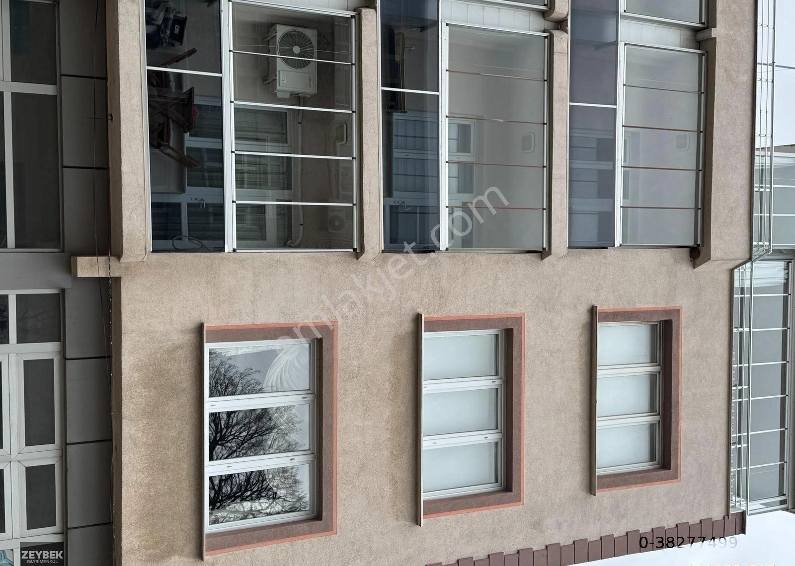 Zeybek Emlaktan Cadde Üstü 300 M2 Dubleks Dairemiz Satılık
