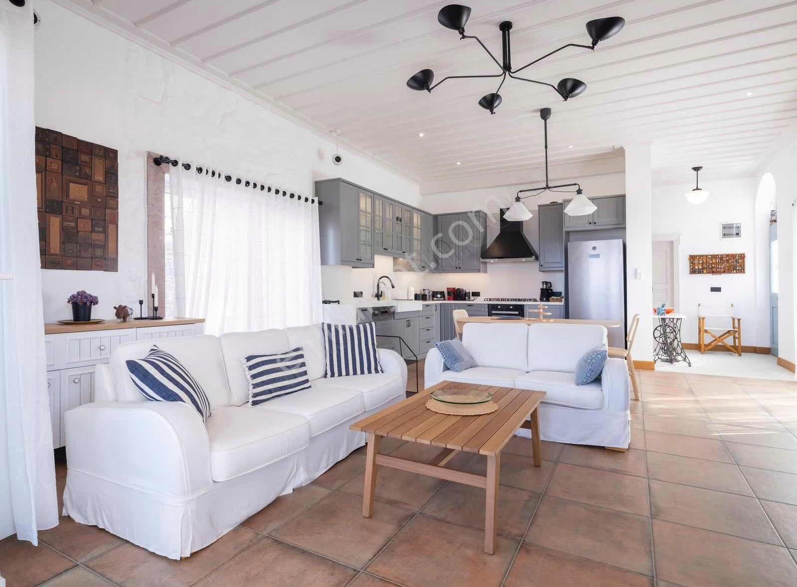 Cunda'da Deniz Manzaralı Full Eşyalı Lüks Taş Villa - Görsel 5