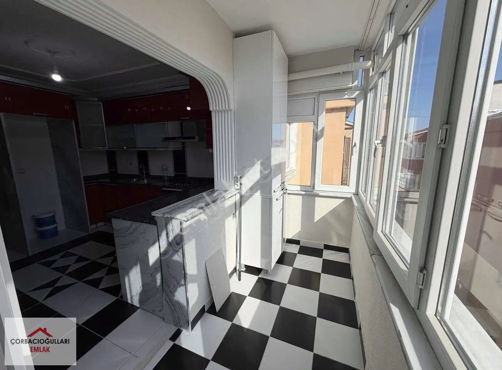 Harika Konumda Geniş 3+1 Masrafsız Cadde Manzaralı Daire - Görsel 7