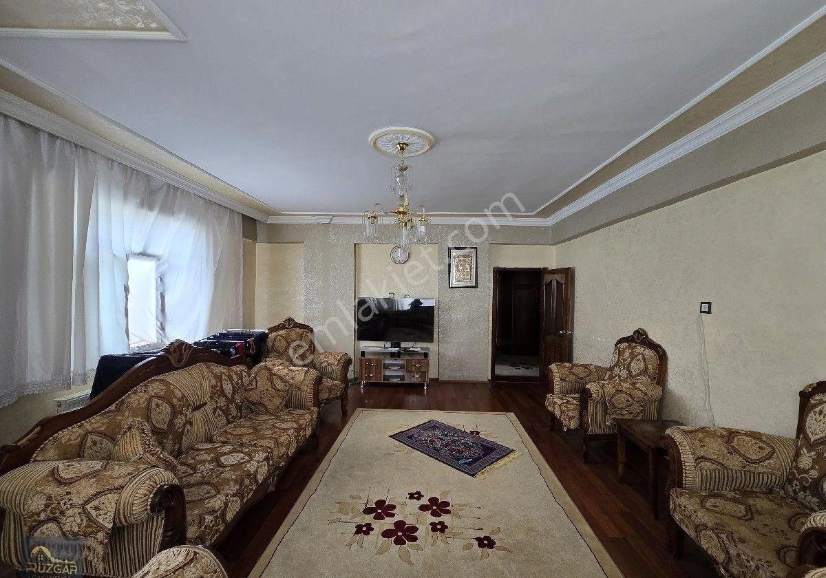 Bağcılar Toptancılar Çarşısı Karşısı'nda Acill Satılık 3+1 Orta Kat Daire - Görsel 8