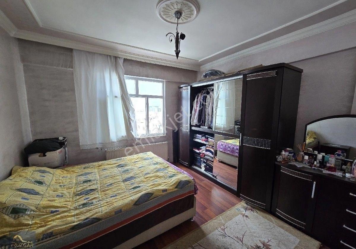 Bağcılar Toptancılar Çarşısı Karşısı'nda Acill Satılık 3+1 Orta Kat Daire - Görsel 4