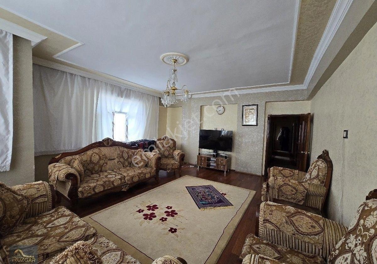 Bağcılar Toptancılar Çarşısı Karşısı'nda Acill Satılık 3+1 Orta Kat Daire - Görsel 9