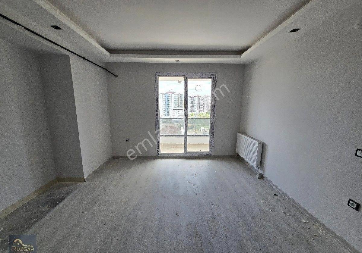 Bağcılar, Zana Düğün Salonu Cıvarı, Urfa Yolu Üzerinde 2+1 Orta Kat Kiralık Sıfır Daire - Görsel 12