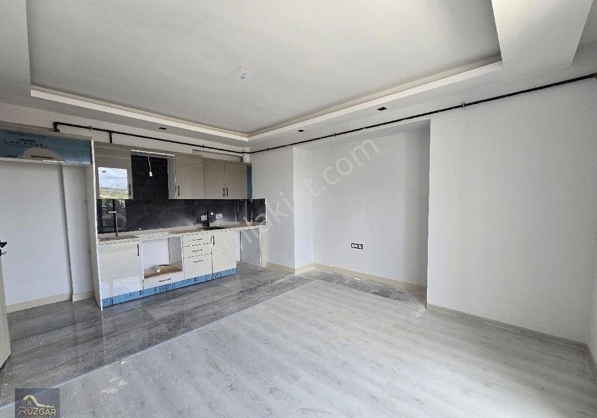 Bağcılar, Zana Düğün Salonu Cıvarı, Urfa Yolu Üzerinde 2+1 Orta Kat Kiralık Sıfır Daire - Görsel 5