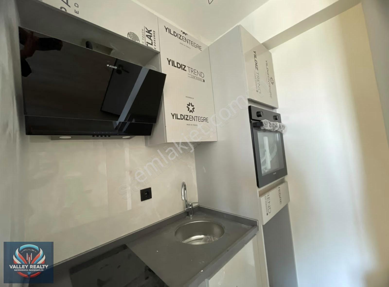 Valley'den Alipaşa Mah.'de Havuz Ve Spor Salonlu 1+1 Kiralık!! - Görsel 3
