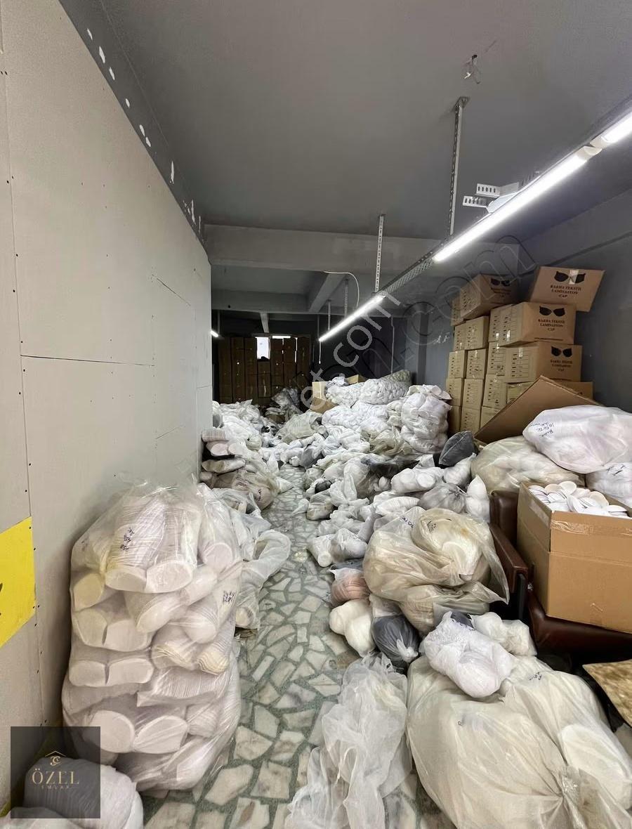 Özel Emlak'tan Kiralık Dükkan
