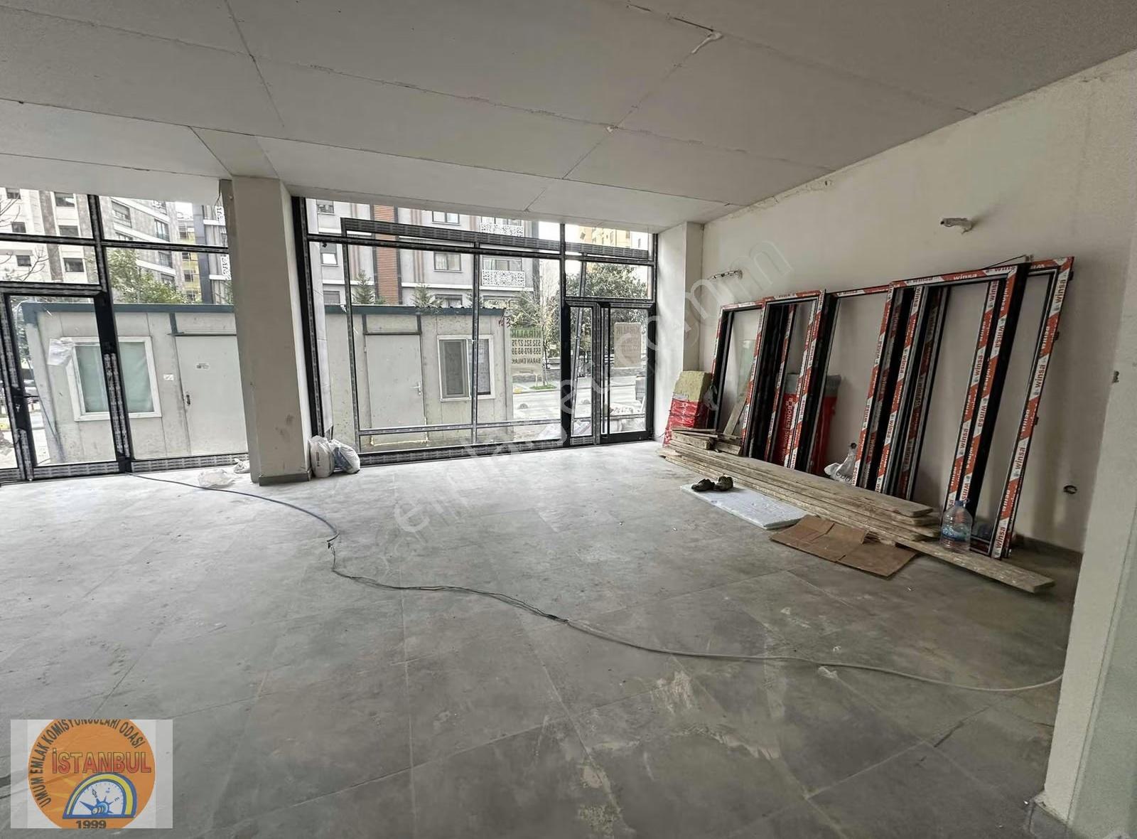Erenköyde Yeni Binada Kurumsala Kiralık Köşebaşı Dükkan - Görsel 14