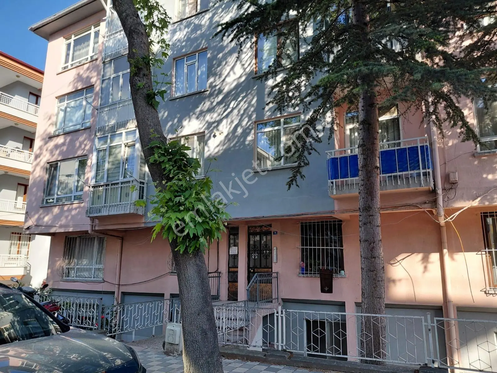 Afyon Tezcan Emlaktan Dervişpaşa Mah 2+1 Eşyalı Daire