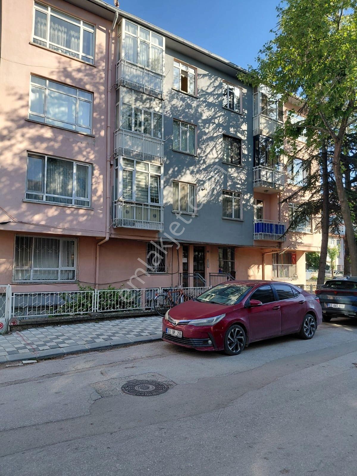 Afyon Tezcan Emlaktan Dervişpaşa Mah 2+1 Eşyalı Daire - Görsel 31