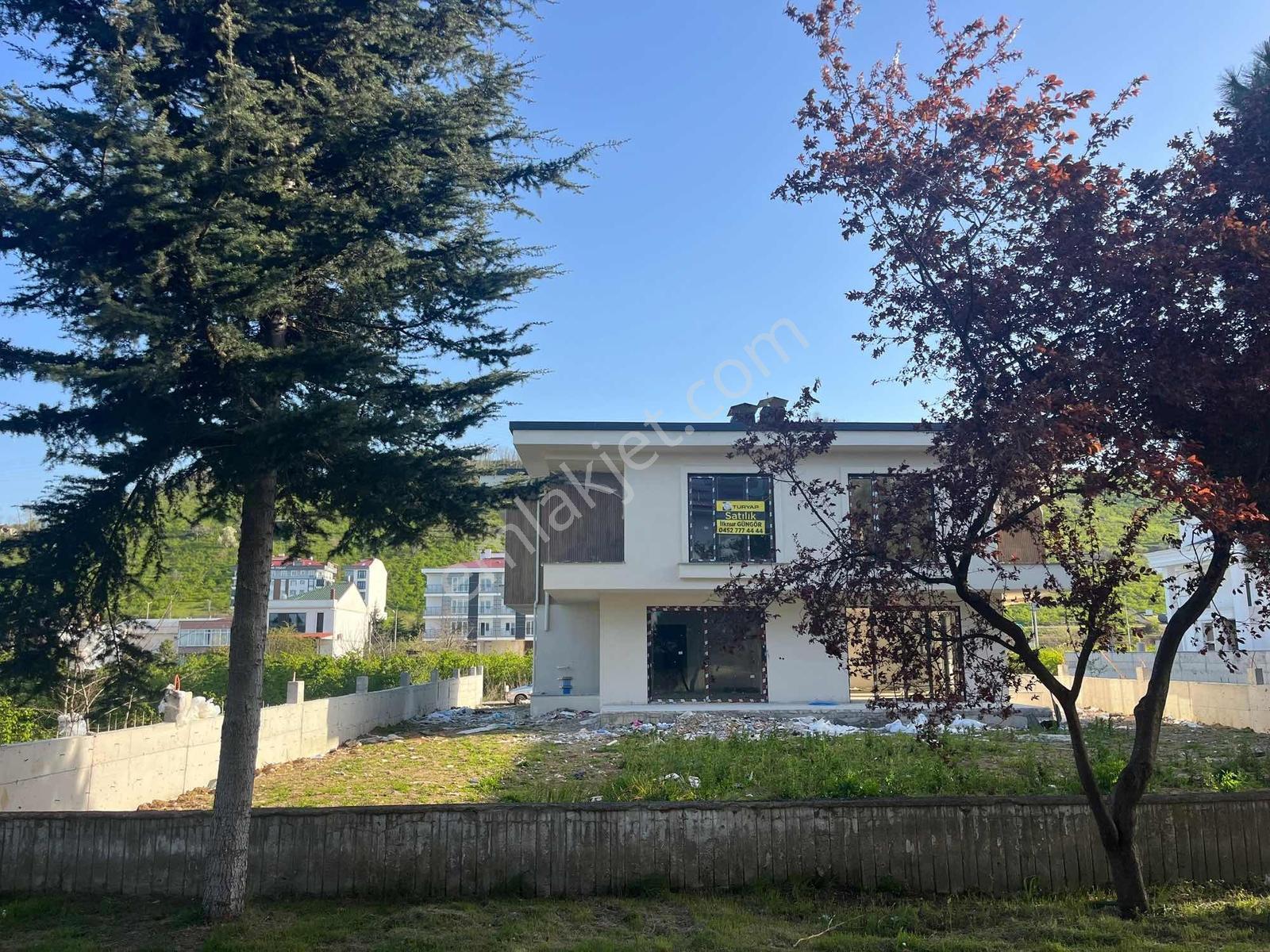 Ordu Turnasuyu Sahile Yürüme Mesafesinde 4+1 Acil Satılık Villa