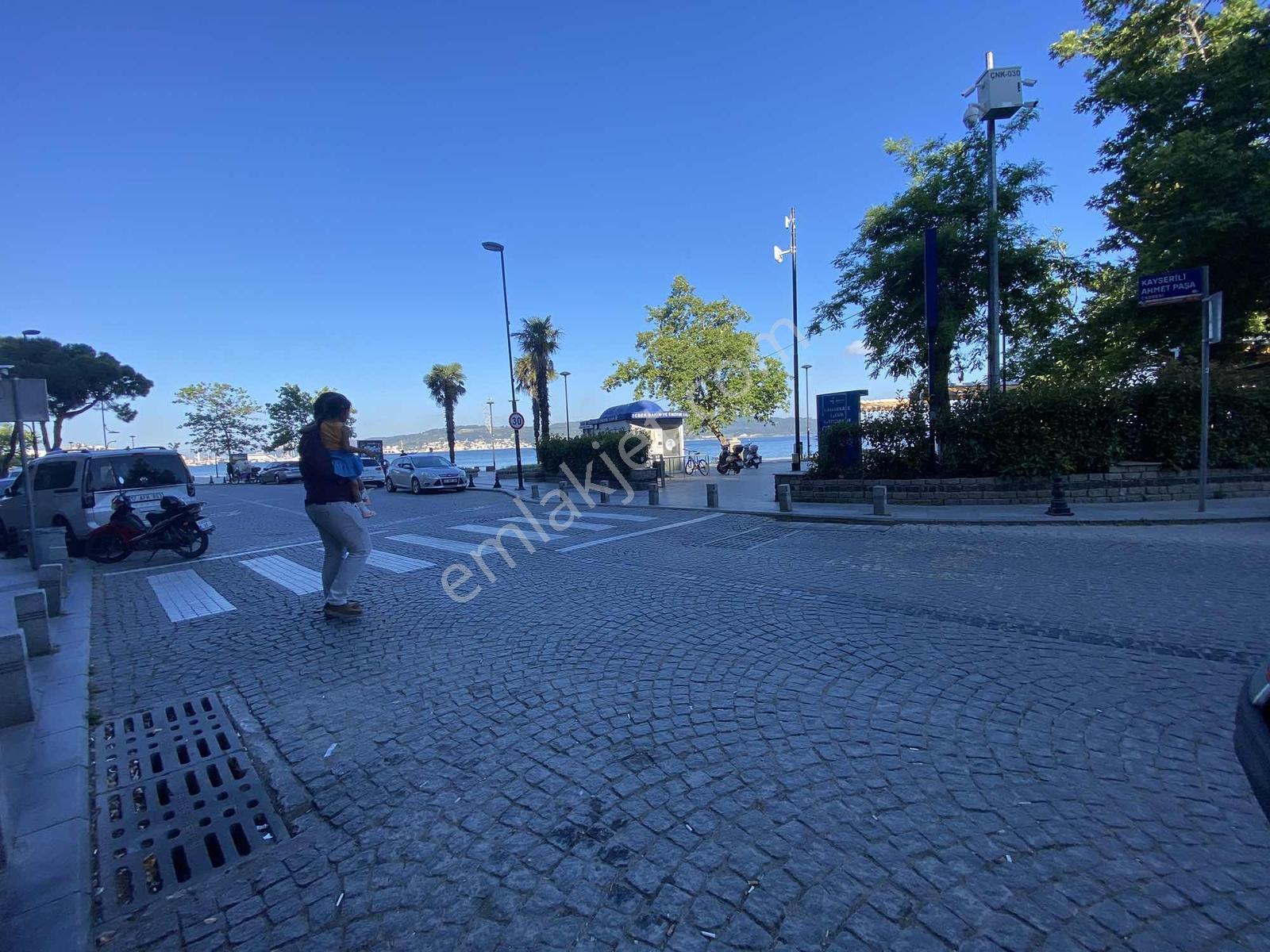Kordona Yakın Köşe 45 M2 Satılık Dükkan