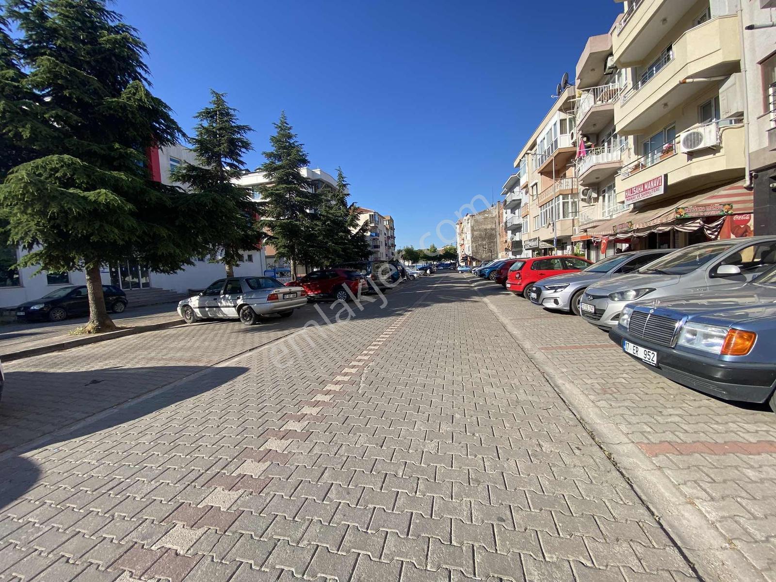 Kordona Yakın Köşe 45 M2 Satılık Dükkan - Görsel 2