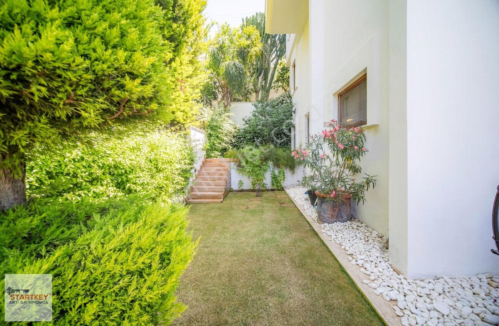 Çeşme Paşalimanı, Deniz Manzaralı Müstakil Bahçeli Satılık Villa - Görsel 21