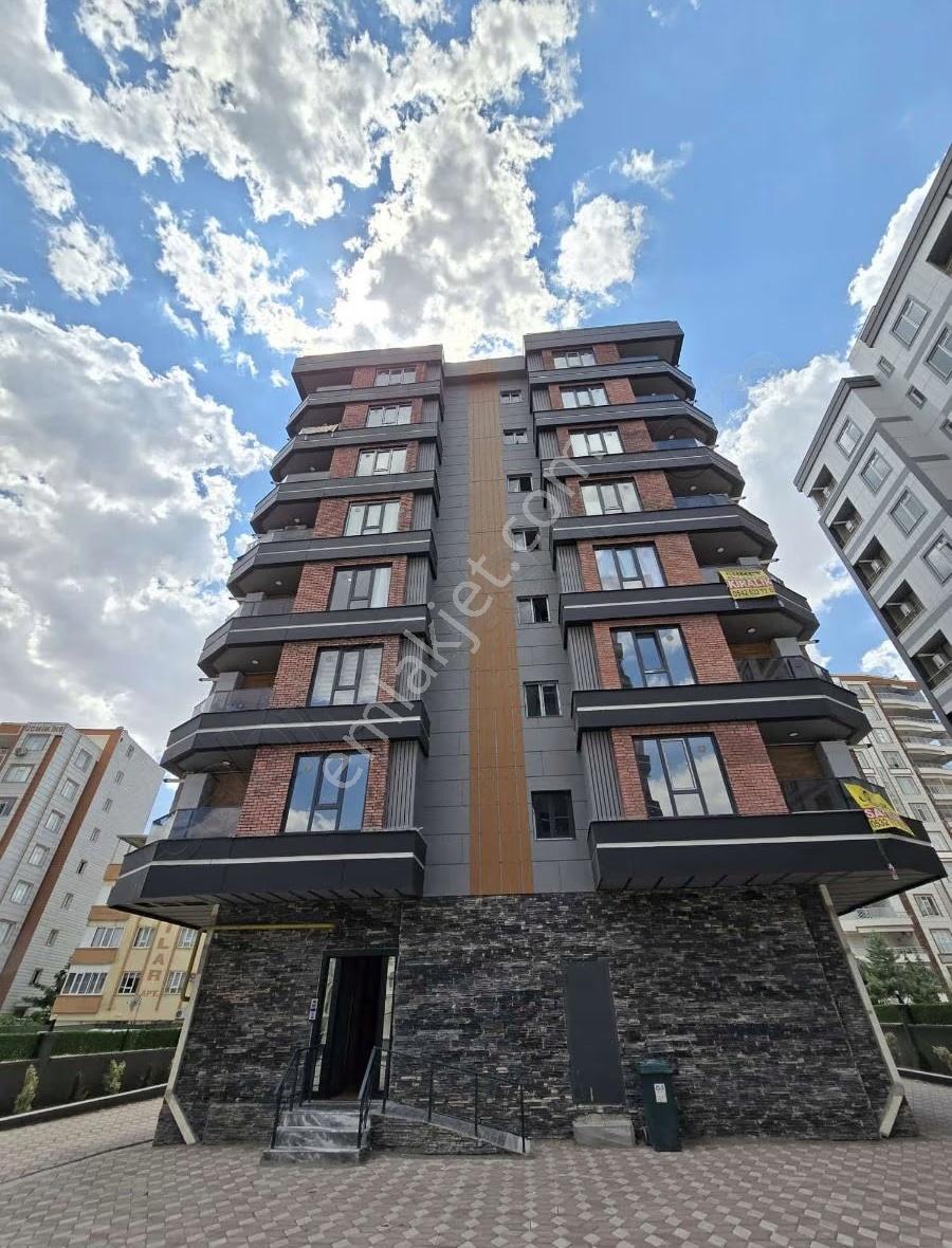 Karşıyakada Kiralık 2+1 Amerikan Mutfak Sıfır Eşyalı Lüx Daire - Görsel 4