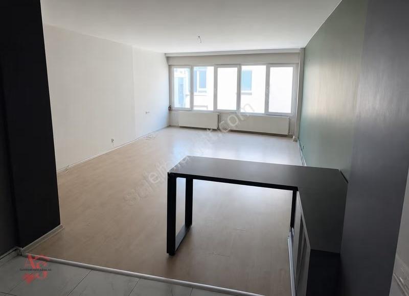 Göztepe De Asansörlü Binada Doğalgazlı 3+1 Arakat Daire