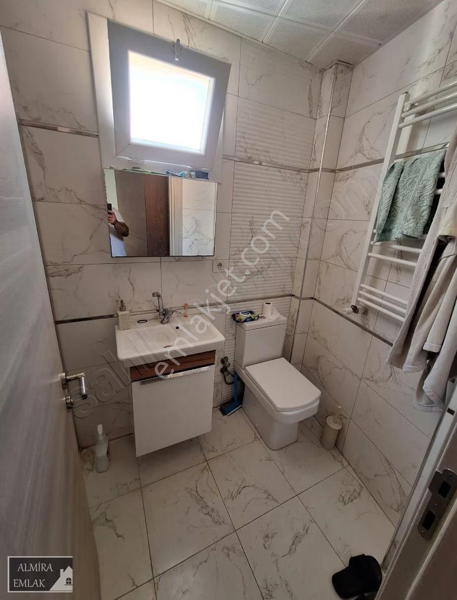 Yeşilyurt Da 6 Yıllık Bina Da 3+1 Arakat Otoparklı Asansörlü - Görsel 5