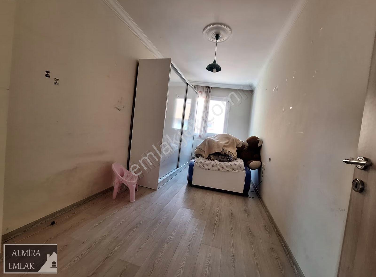 Yeşilyurt Da 6 Yıllık Bina Da 3+1 Arakat Otoparklı Asansörlü - Görsel 13