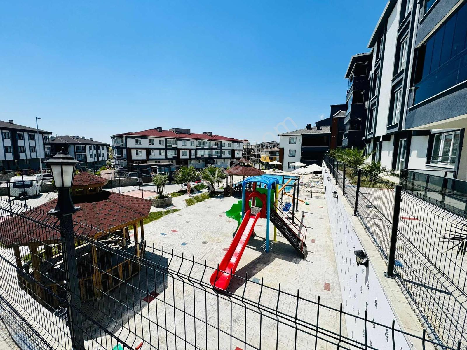Rumeli Mah De Havuzlu Site İçerisinde Fırsat 2+1 Daire - Görsel 29