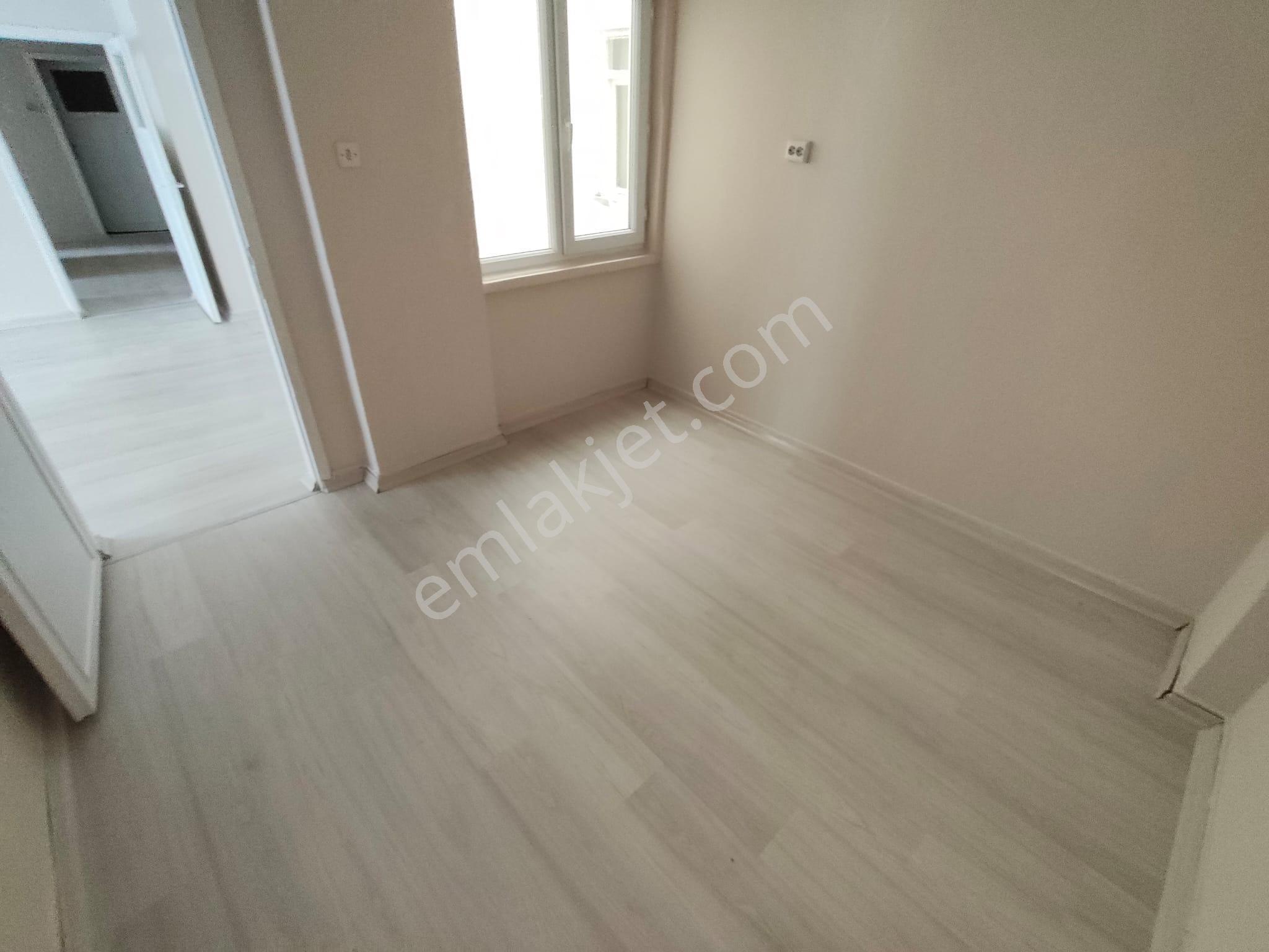 Yılmaz Gayrimenkul Den Mareşal Çakmak Mah 3+1 Katta Cadde Üzeri 17 Bin Kiralık Bekar A Uygun - Görsel 4