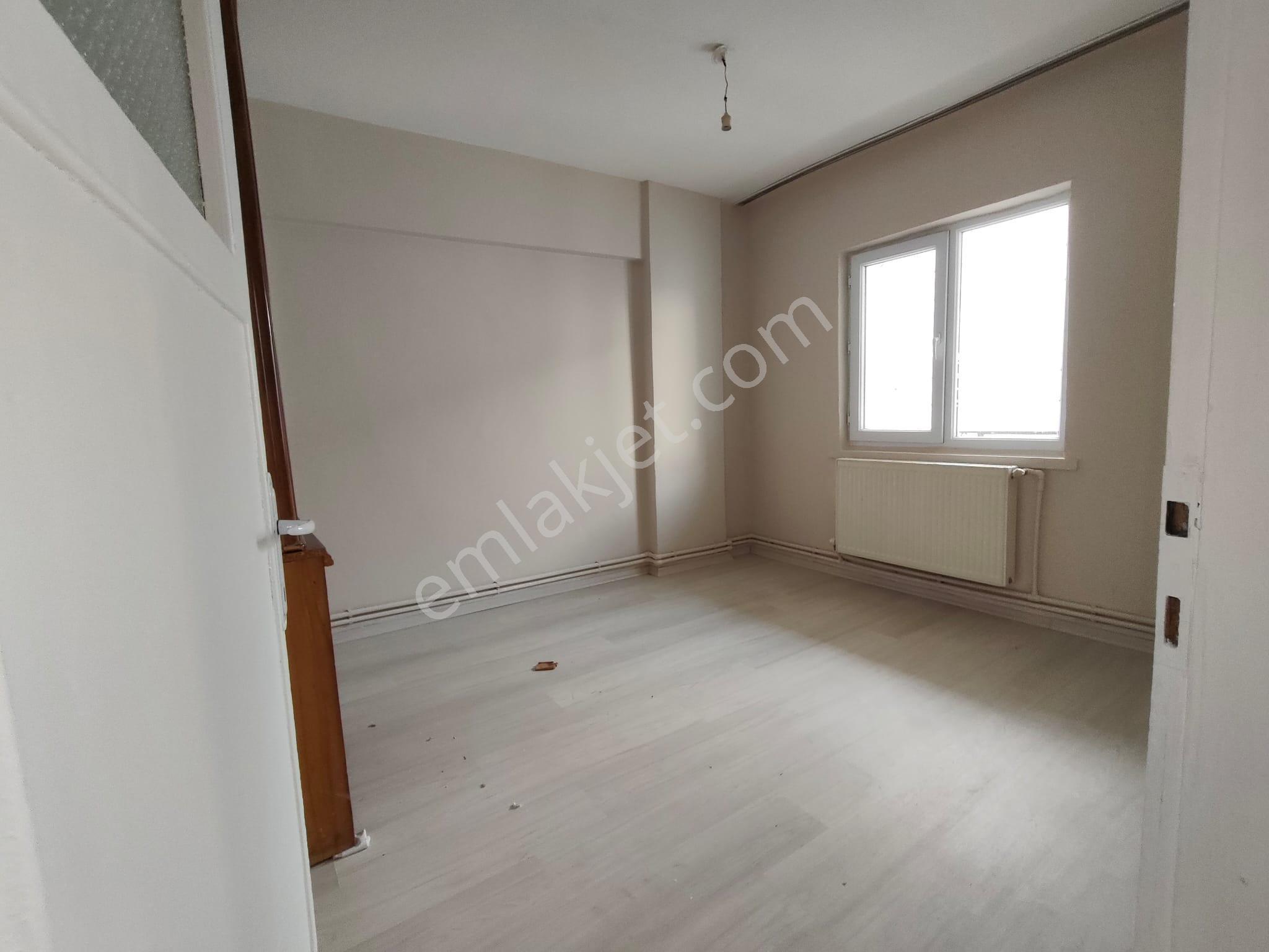 Yılmaz Gayrimenkul Den Mareşal Çakmak Mah 3+1 Katta Cadde Üzeri 17 Bin Kiralık Bekar A Uygun - Görsel 27