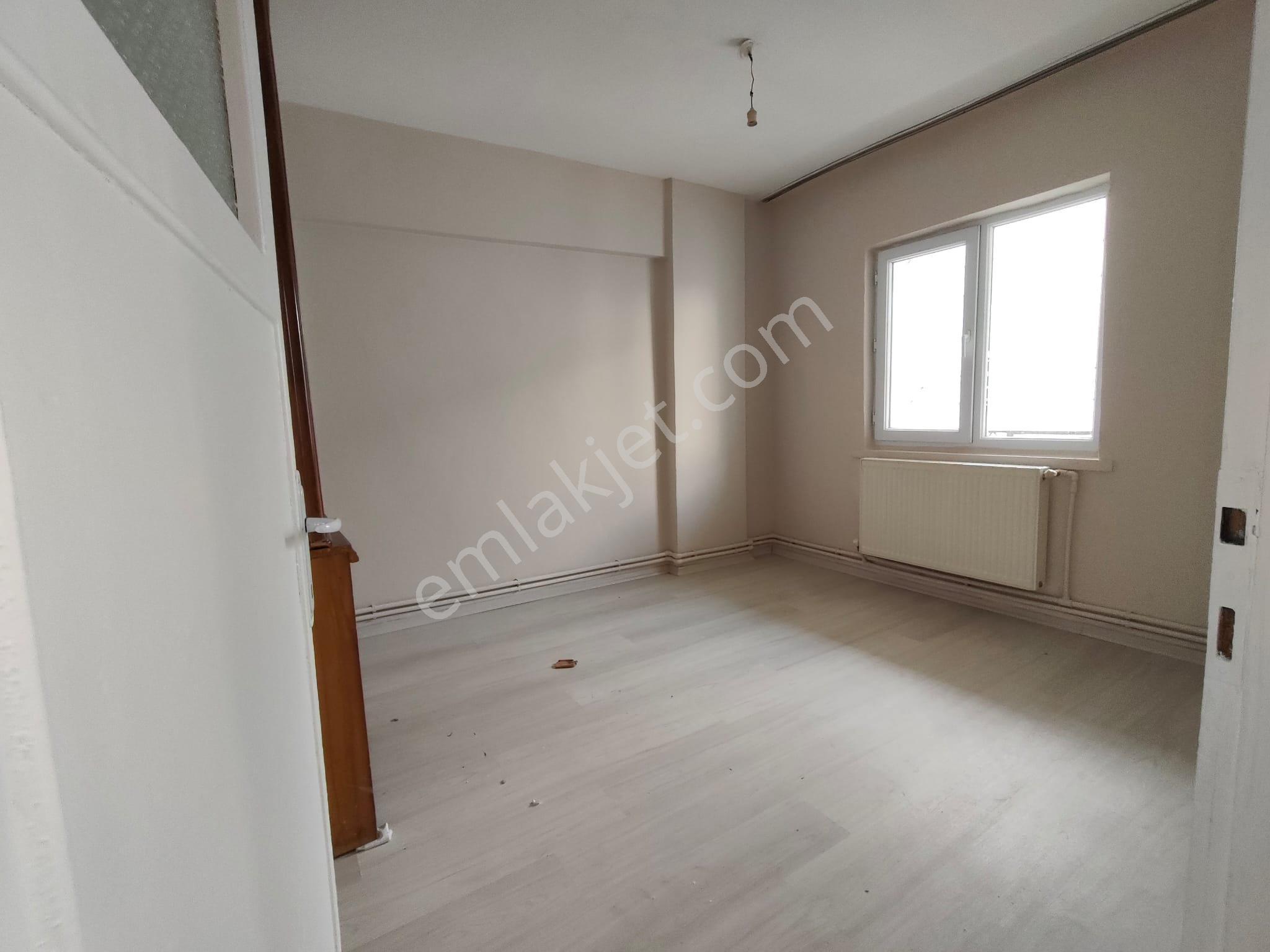 Yılmaz Gayrimenkul Den Mareşal Çakmak Mah 3+1 Katta Cadde Üzeri 17 Bin Kiralık Bekar A Uygun - Görsel 29