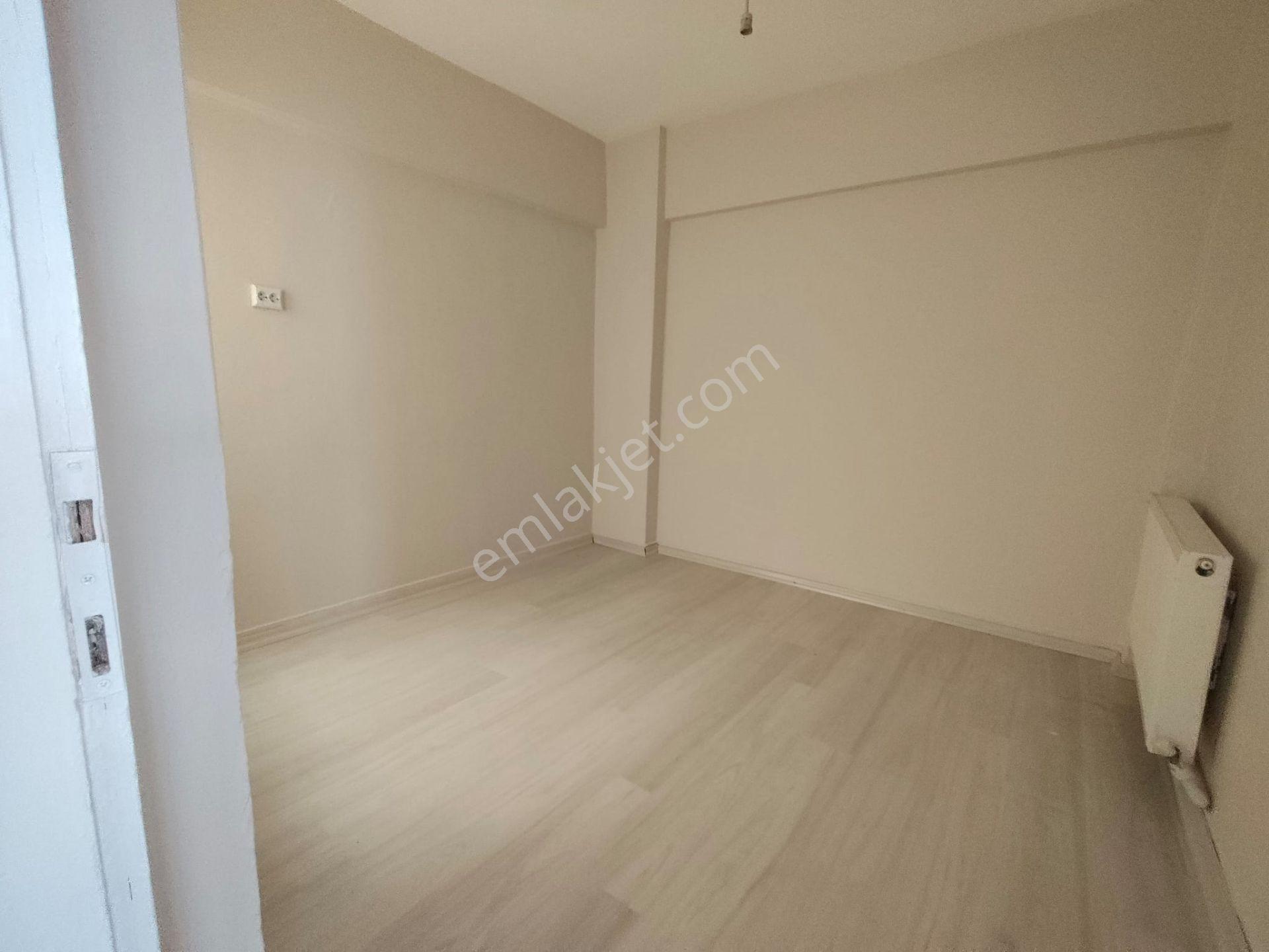 Yılmaz Gayrimenkul Den Mareşal Çakmak Mah 3+1 Katta Cadde Üzeri 17 Bin Kiralık Bekar A Uygun - Görsel 10