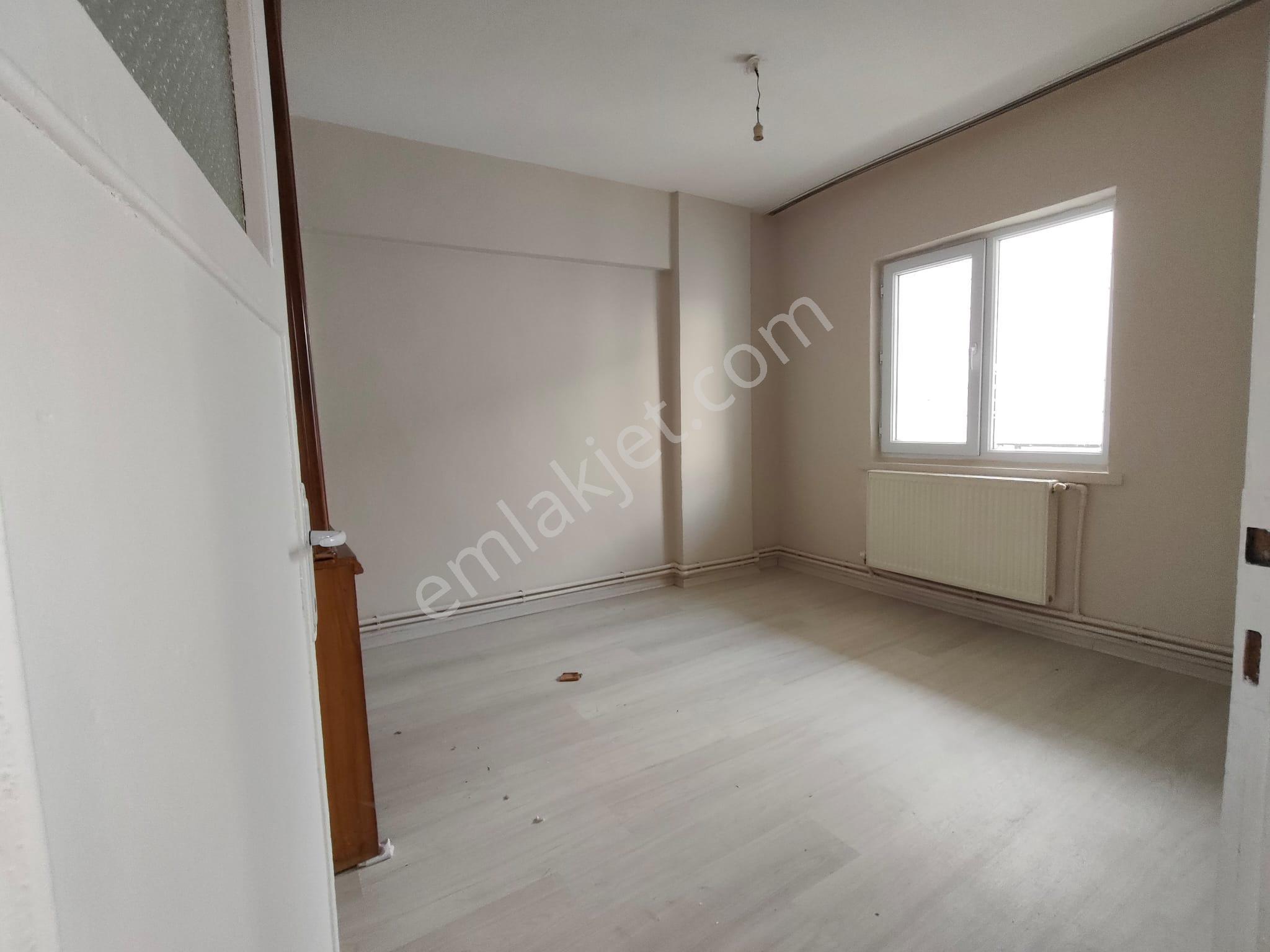 Yılmaz Gayrimenkul Den Mareşal Çakmak Mah 3+1 Katta Cadde Üzeri 17 Bin Kiralık Bekar A Uygun - Görsel 16