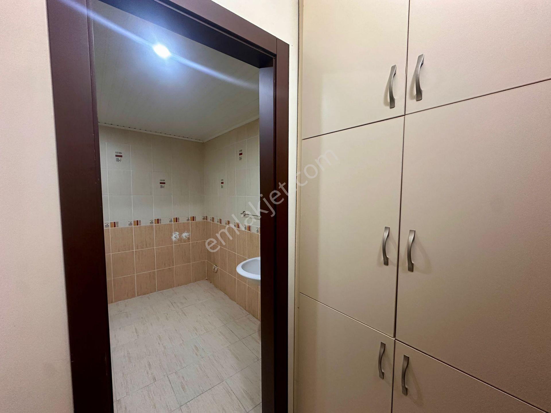 Amazon'dan Çocuk Hastanesi Civarı Site İçerisinde Kiralık 3+1 - Görsel 7