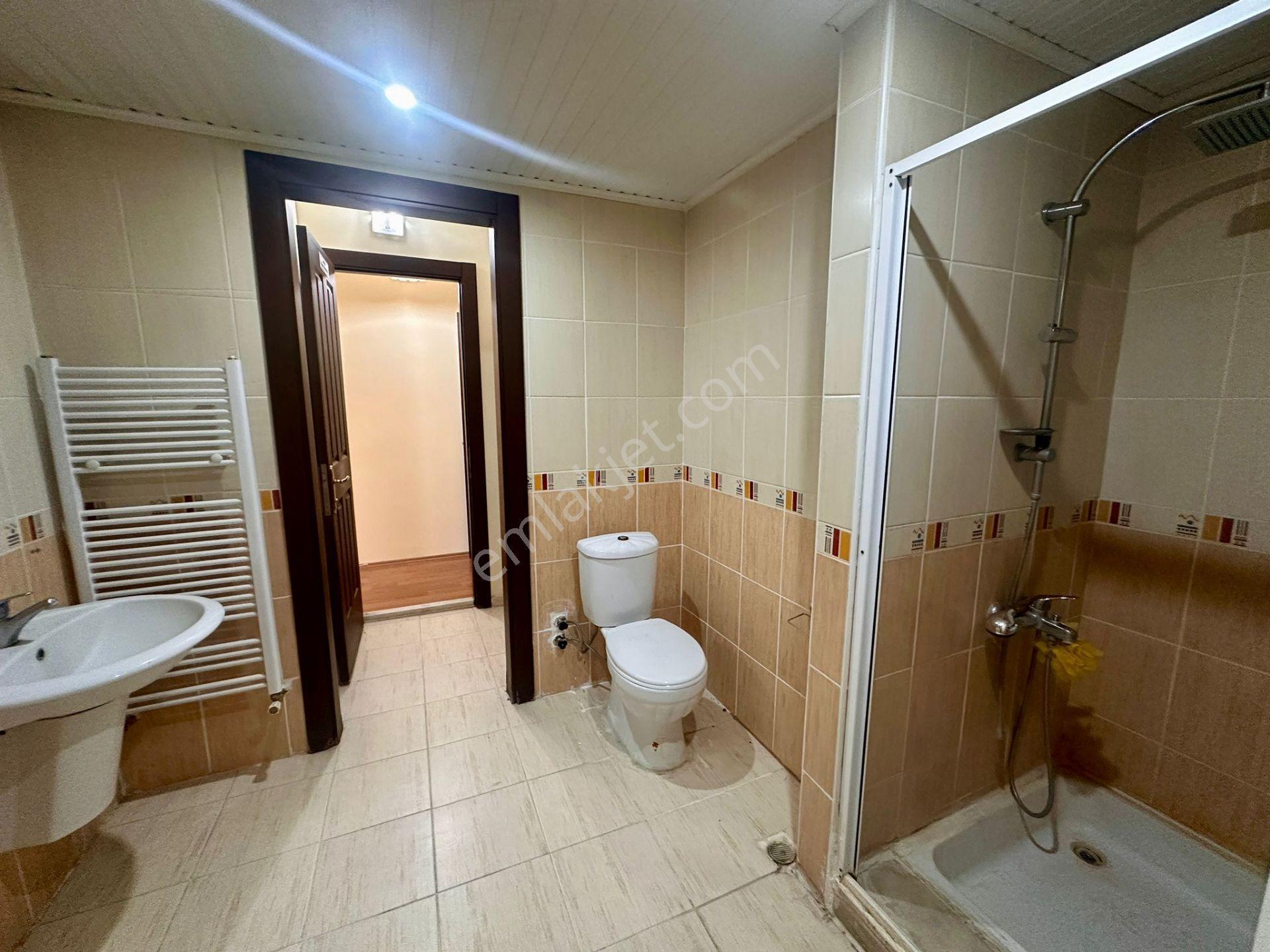 Amazon'dan Çocuk Hastanesi Civarı Site İçerisinde Kiralık 3+1 - Görsel 26