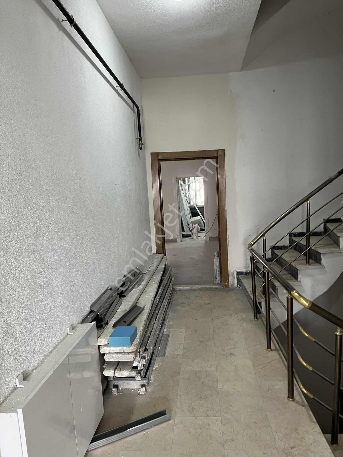 Cadde 3 Katlı 1000 M2 Katlı Dükkan - Görsel 25