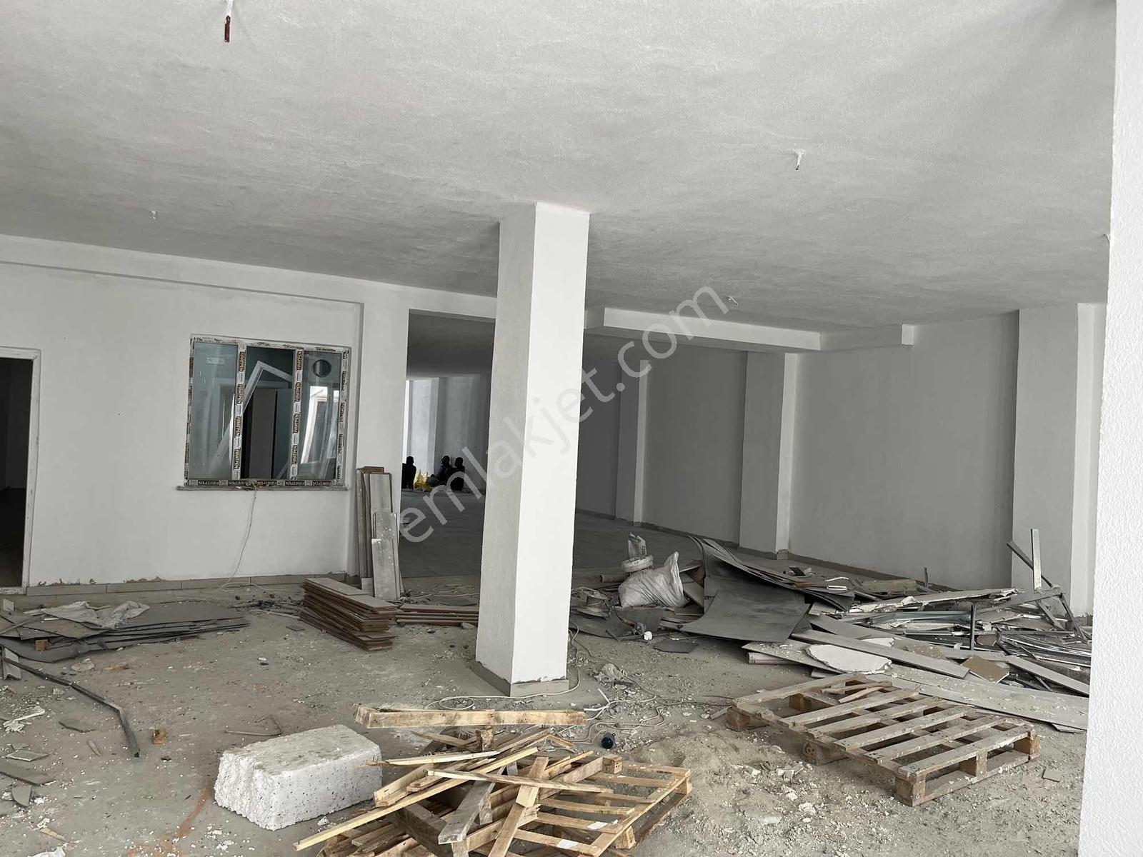 Cadde 3 Katlı 1000 M2 Katlı Dükkan - Görsel 6