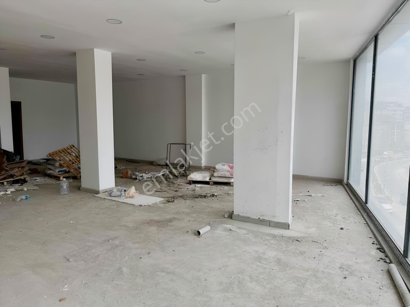 Cadde 3 Katlı 1000 M2 Katlı Dükkan - Görsel 12