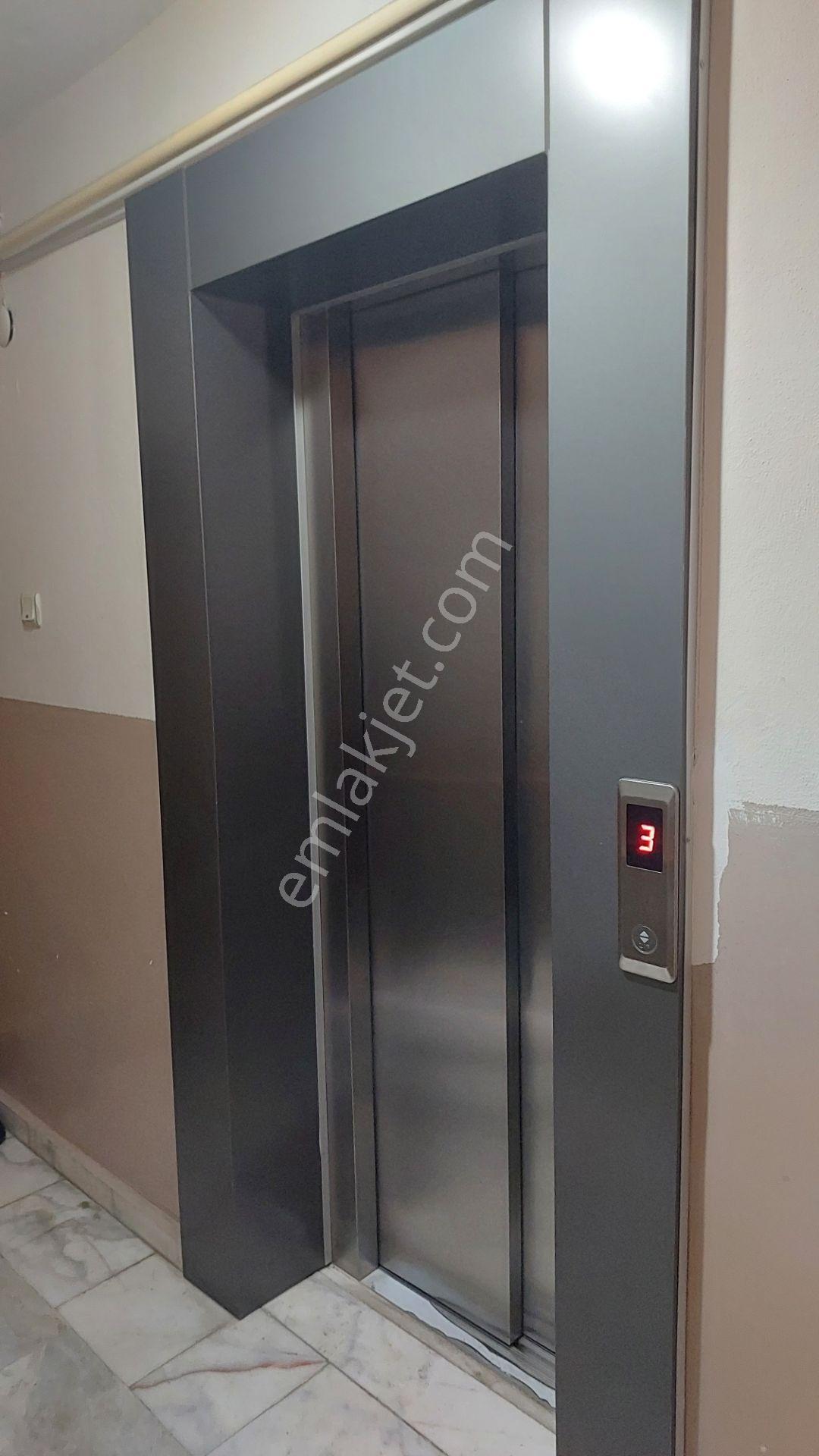 Suzan Emlaktan Havuzlu Site İçi Eğitim Mah 3+1kirqlik Arqkat - Görsel 5