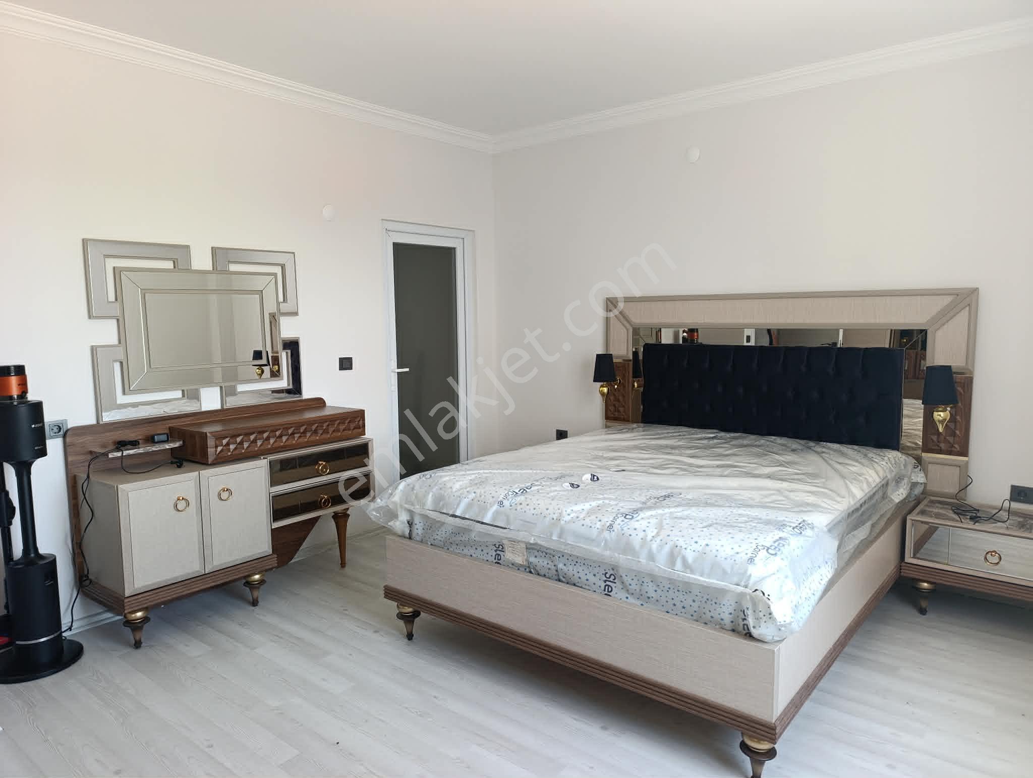 Şarkışla Hsk Rönesans Emlaktan Satılık Kuzey Sitesinde 3+1 Garajlı Sıfır Daire - Görsel 8