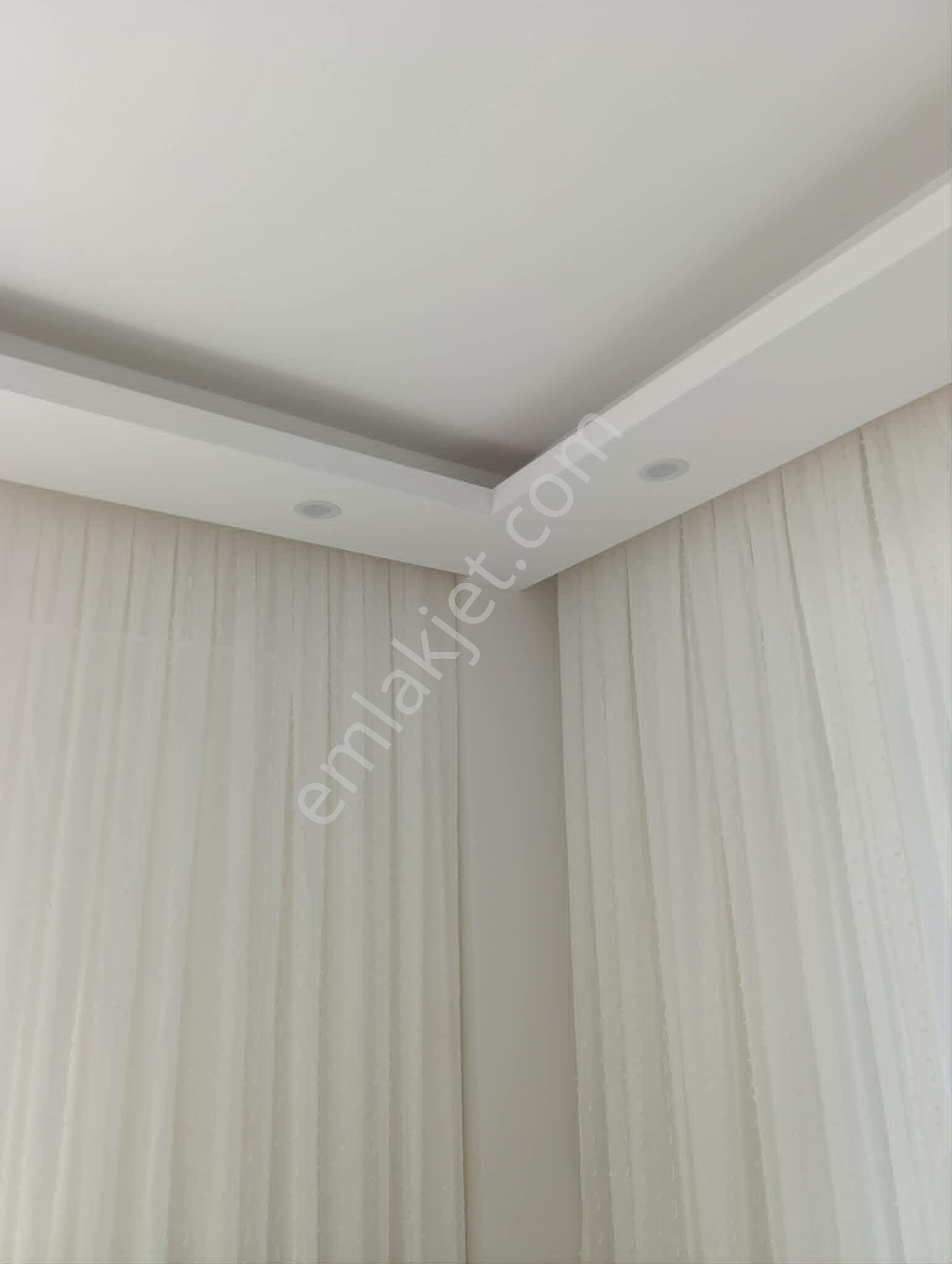 Şarkışla Hsk Rönesans Emlaktan Satılık Kuzey Sitesinde 3+1 Garajlı Sıfır Daire - Görsel 11