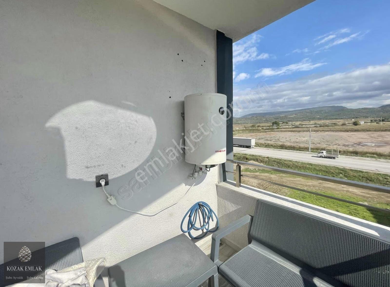 Ayvalık Altınovada Havuzlu Sitede Kiralık Eşyasız Daire - Görsel 8