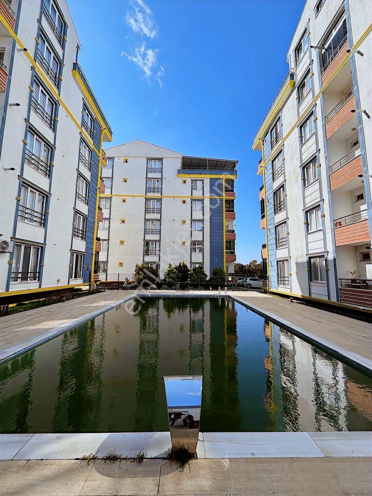 Atatürk Mahallesi Havuzlu Site İçerisinde Satılık 1+1 Daire - Görsel 10