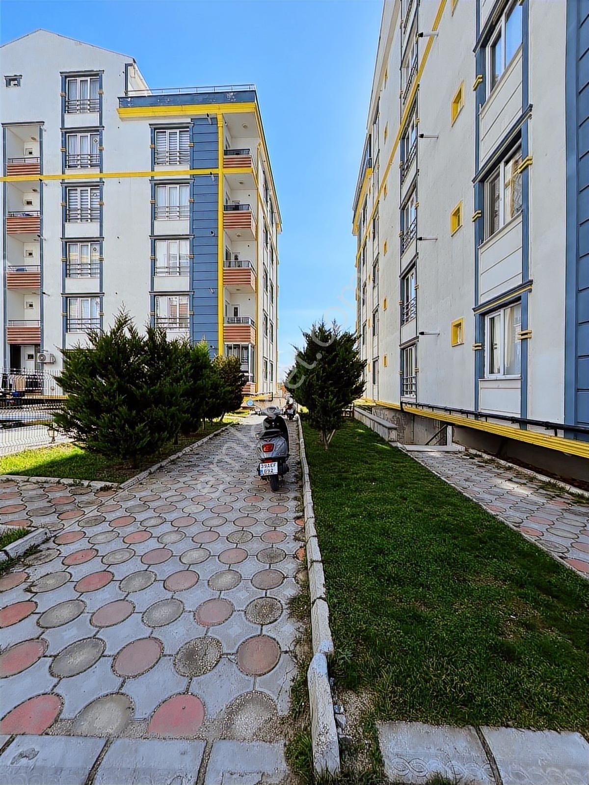 Atatürk Mahallesi Havuzlu Site İçerisinde Satılık 1+1 Daire - Görsel 11