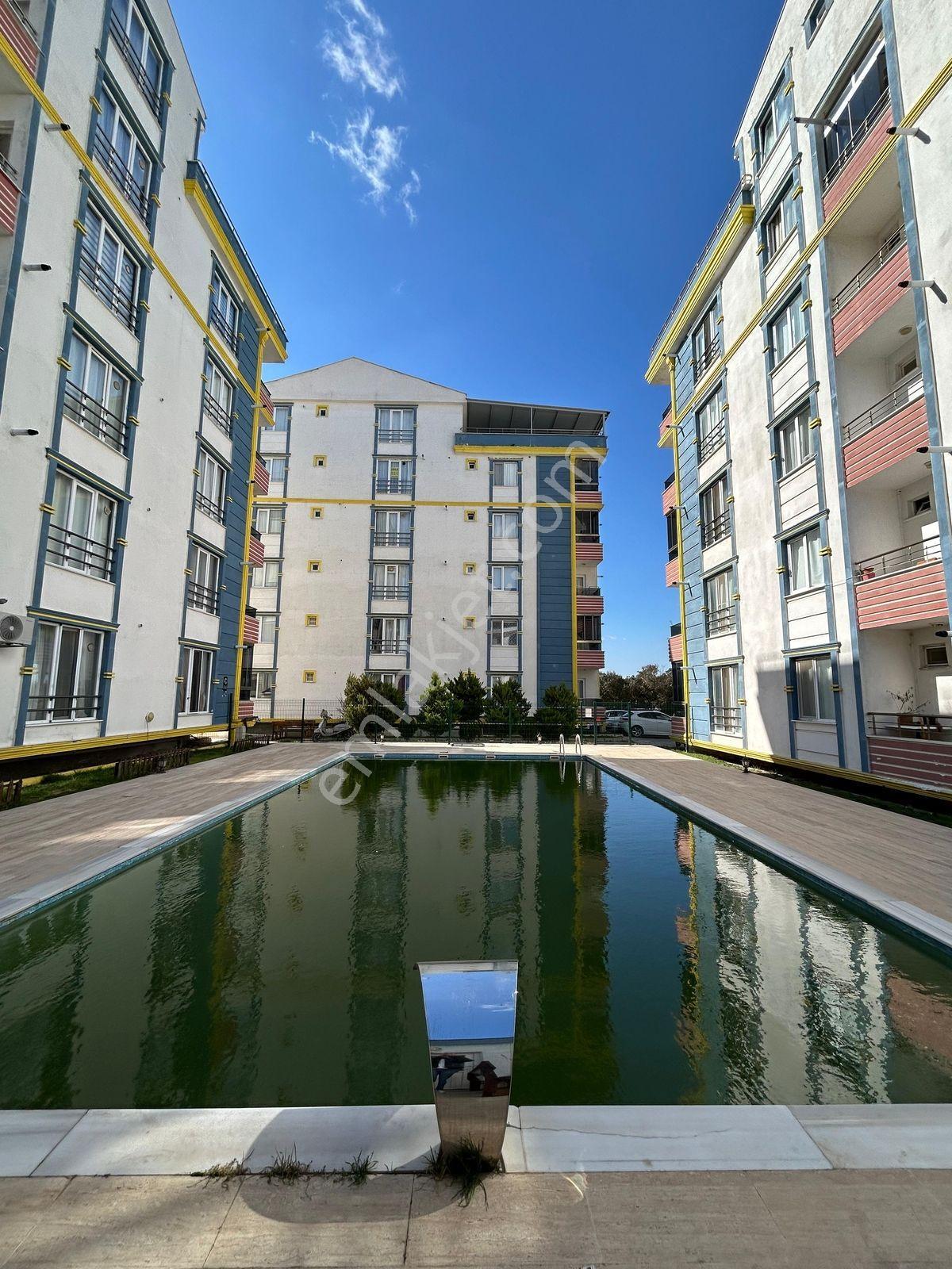 Atatürk Mah Havuzlu Site İçerisinde Satılık 1+1 Arakat Daire - Görsel 4