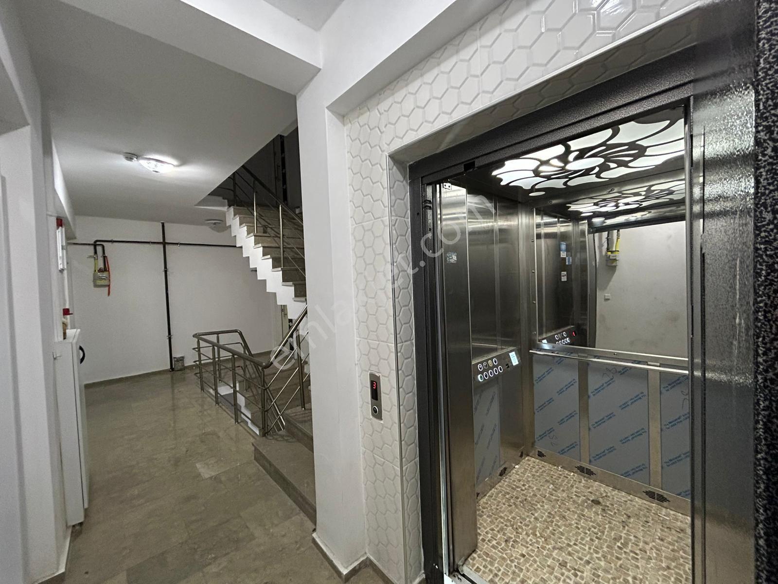 İstasyon Mahallesinde Satılık 1+1 Arakat Eşyalı Daire - Görsel 30