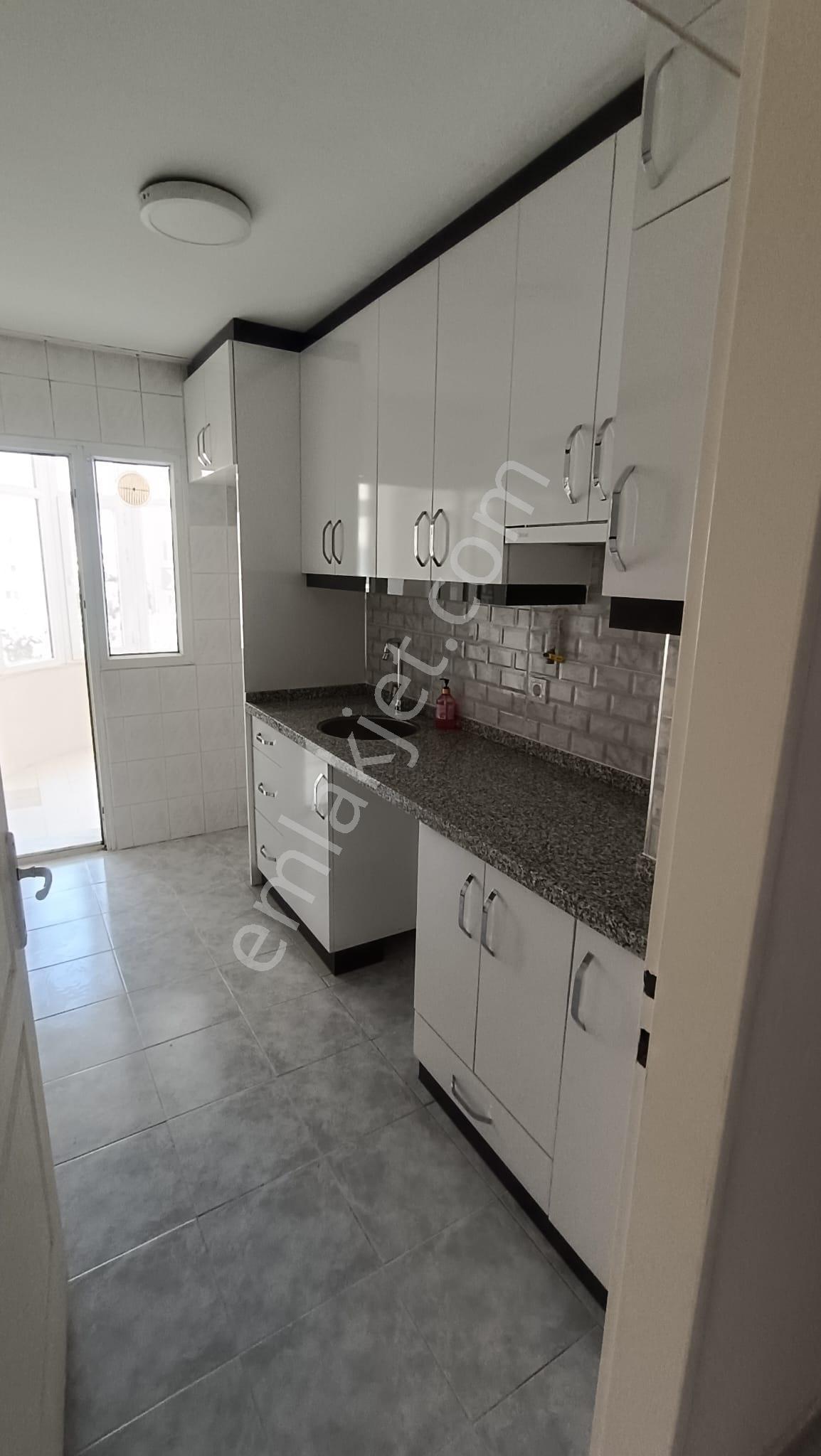Bornova Evka 4 3+1 Doğalgazlı Kiralık Daire