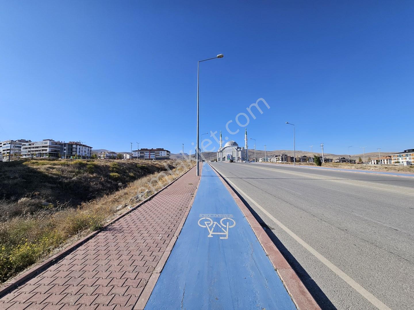 İşyapar'dan Ticari 1825 M² 2 Katlı Köşe Parsel Cadde Üzeri Arsa - Görsel 32