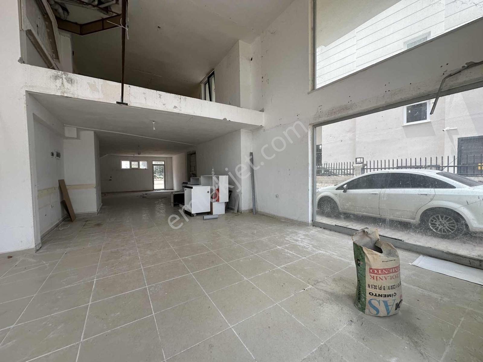 Aktoprak'ta 150m2 Asma Katlı Tramvaya Yakın Kiralık Dükkan