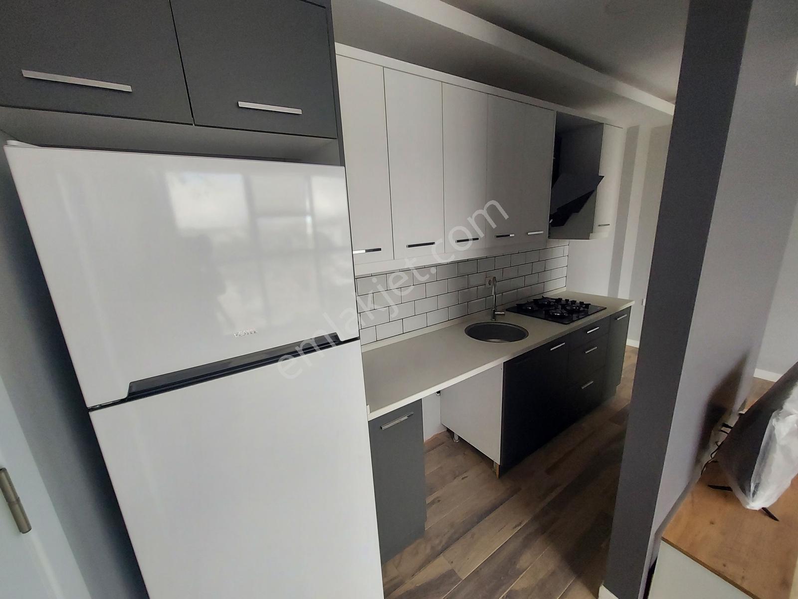 Seferihisar Camikebir Dört Yolda Eşyalı Kiralık 1+1 Daire !!! - Görsel 14