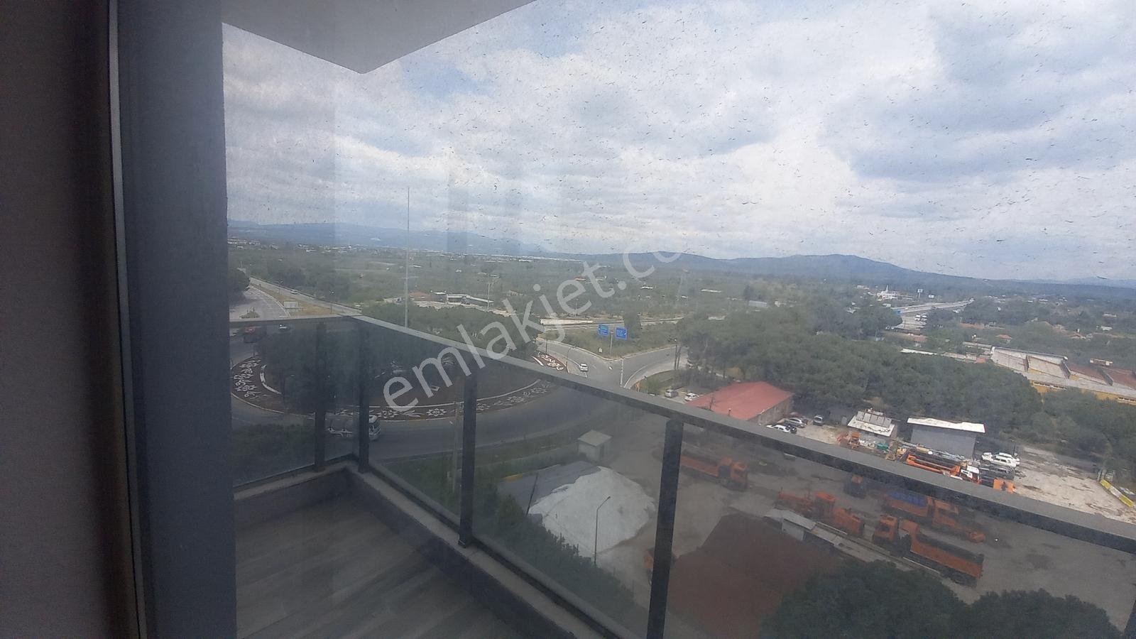 Akhisar Twin Towersta Muhteşem Manzaralı Daire - Görsel 9