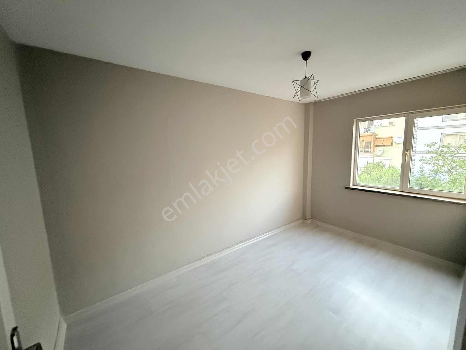 Aydınlıkevler Mahallesinde Yeni Tadilatlı Satılık 2+1 - Görsel 15